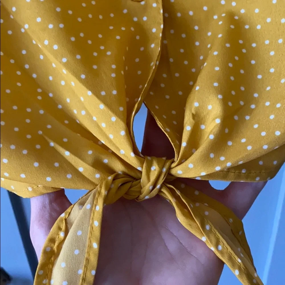 Crop button down w front tie - Picture 3 of 7